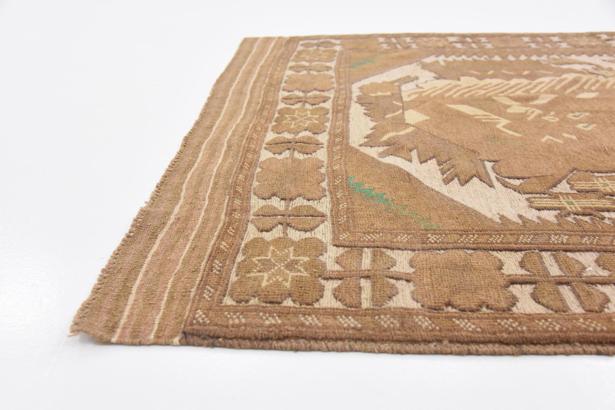 4' 3 x 6' 6 Hand Woven Sumak Wool Rug