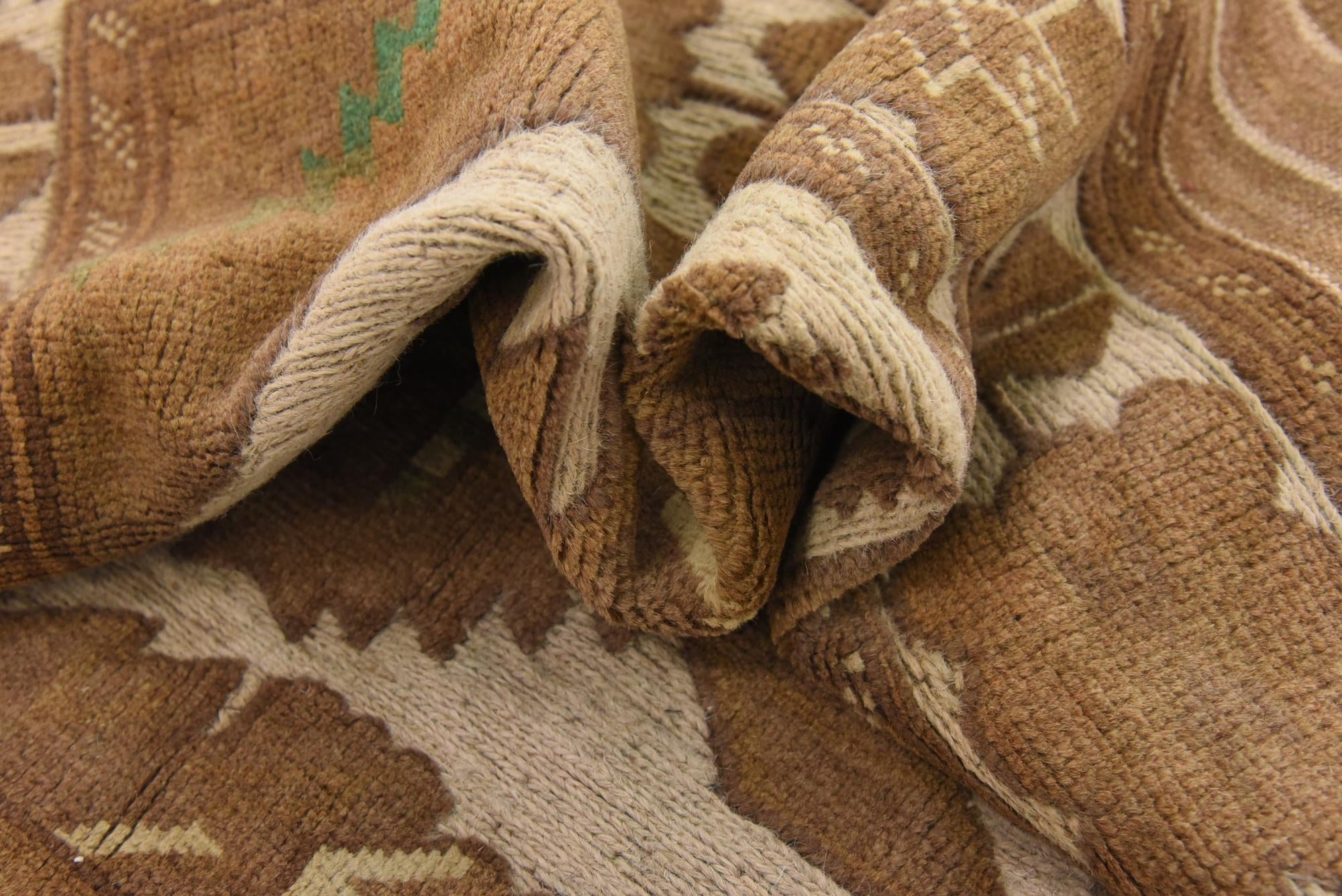4' 3 x 6' 6 Hand Woven Sumak Wool Rug