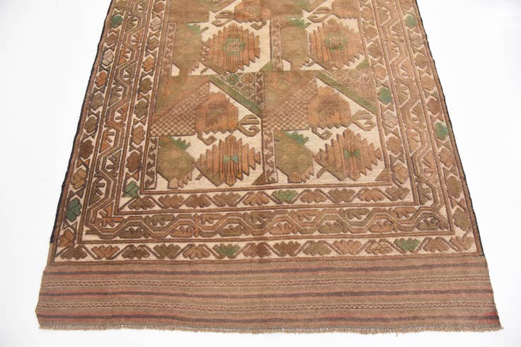 Detail image of 4' 4 x 6' Hand Woven Sumak Wool Rug