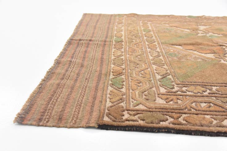 Detail image of 4' 4 x 6' Hand Woven Sumak Wool Rug