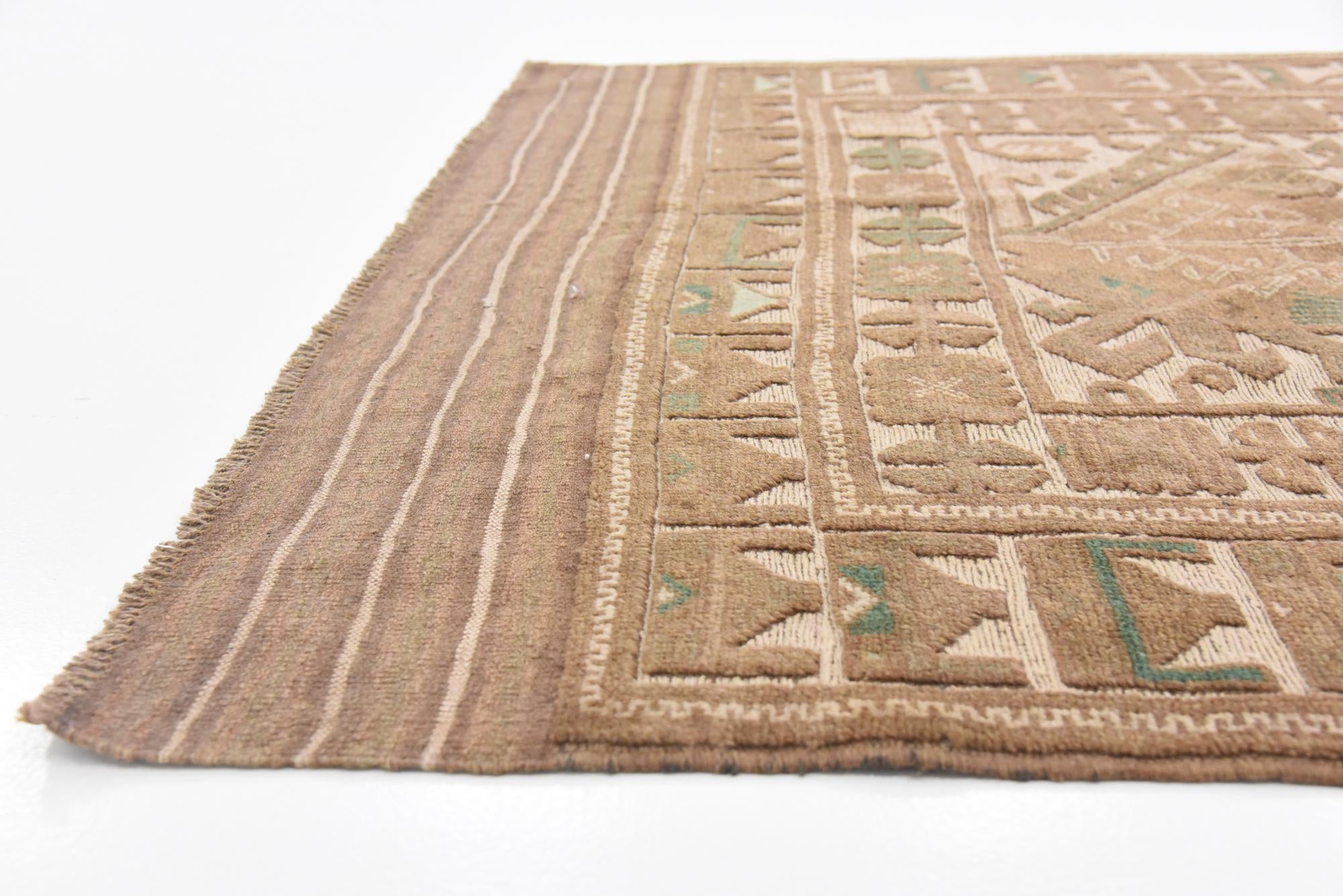4' x 6' 7 Hand Woven Sumak Wool Rug