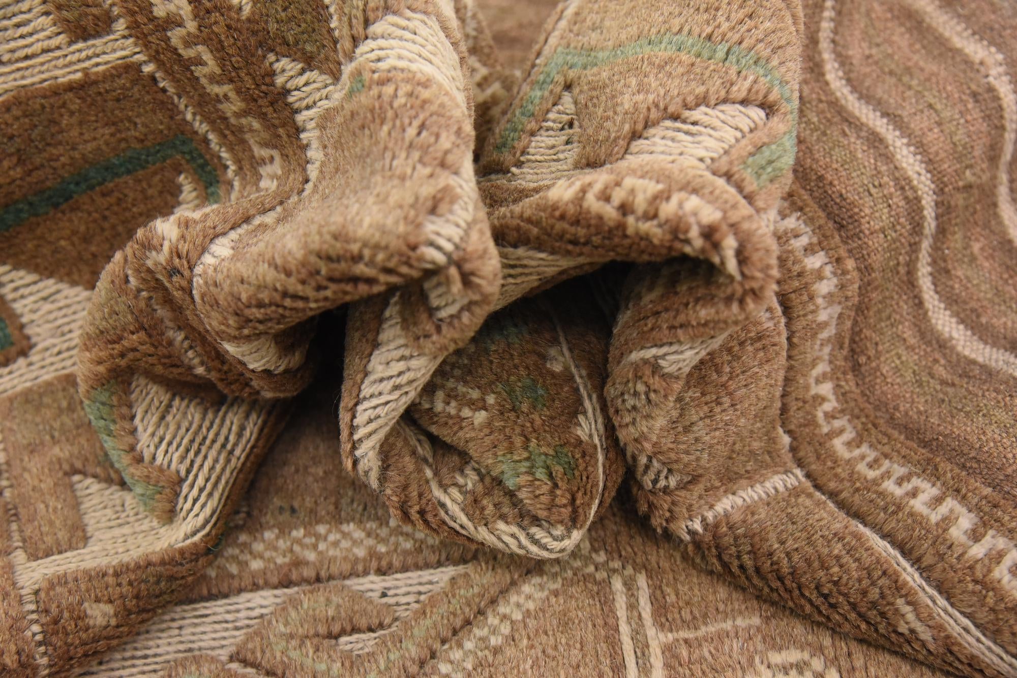 4' x 6' 7 Hand Woven Sumak Wool Rug