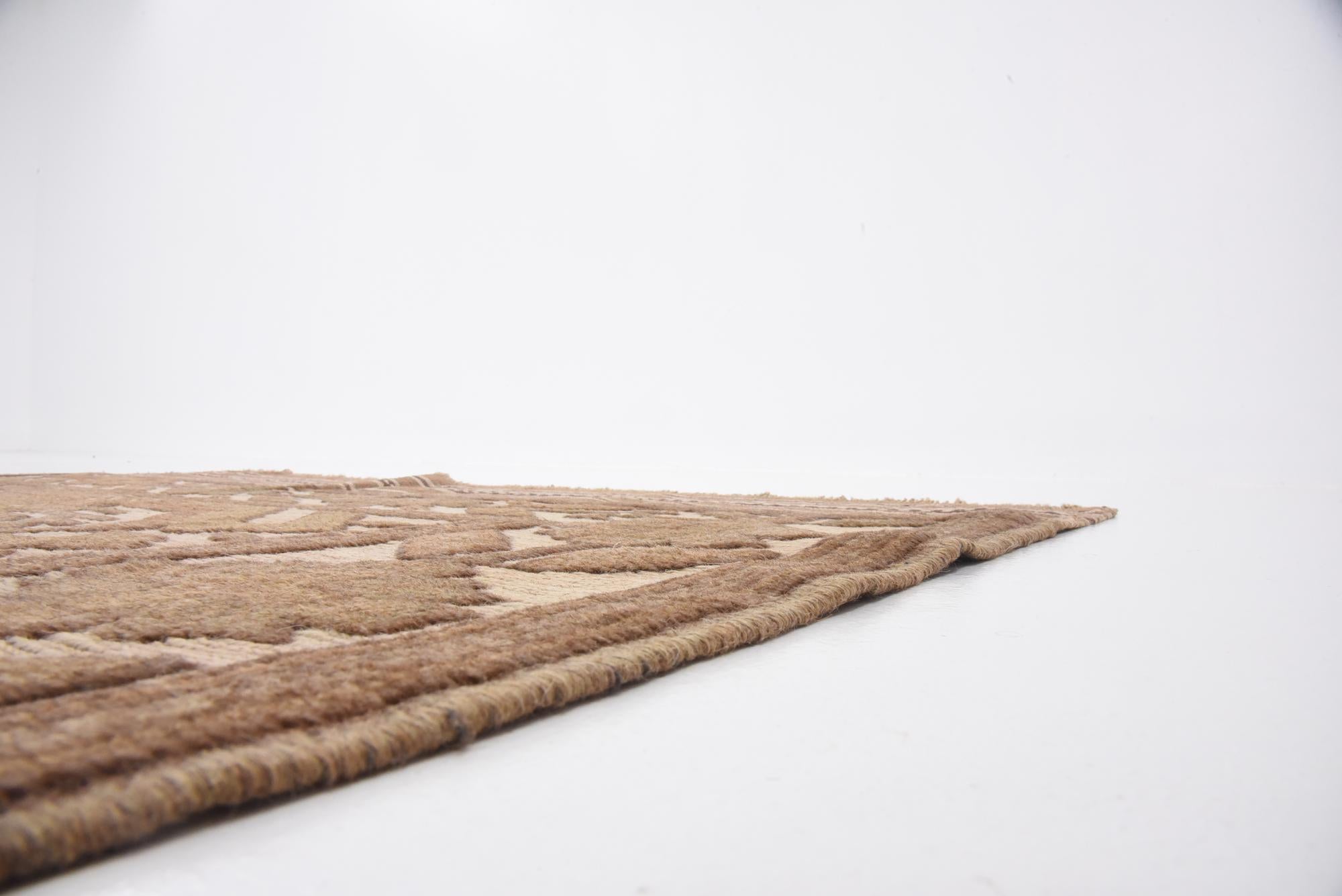 4' 2 x 6' Hand Woven Sumak Wool Rug