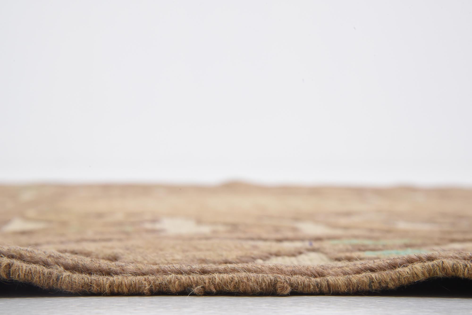 4' 2 x 6' Hand Woven Sumak Wool Rug