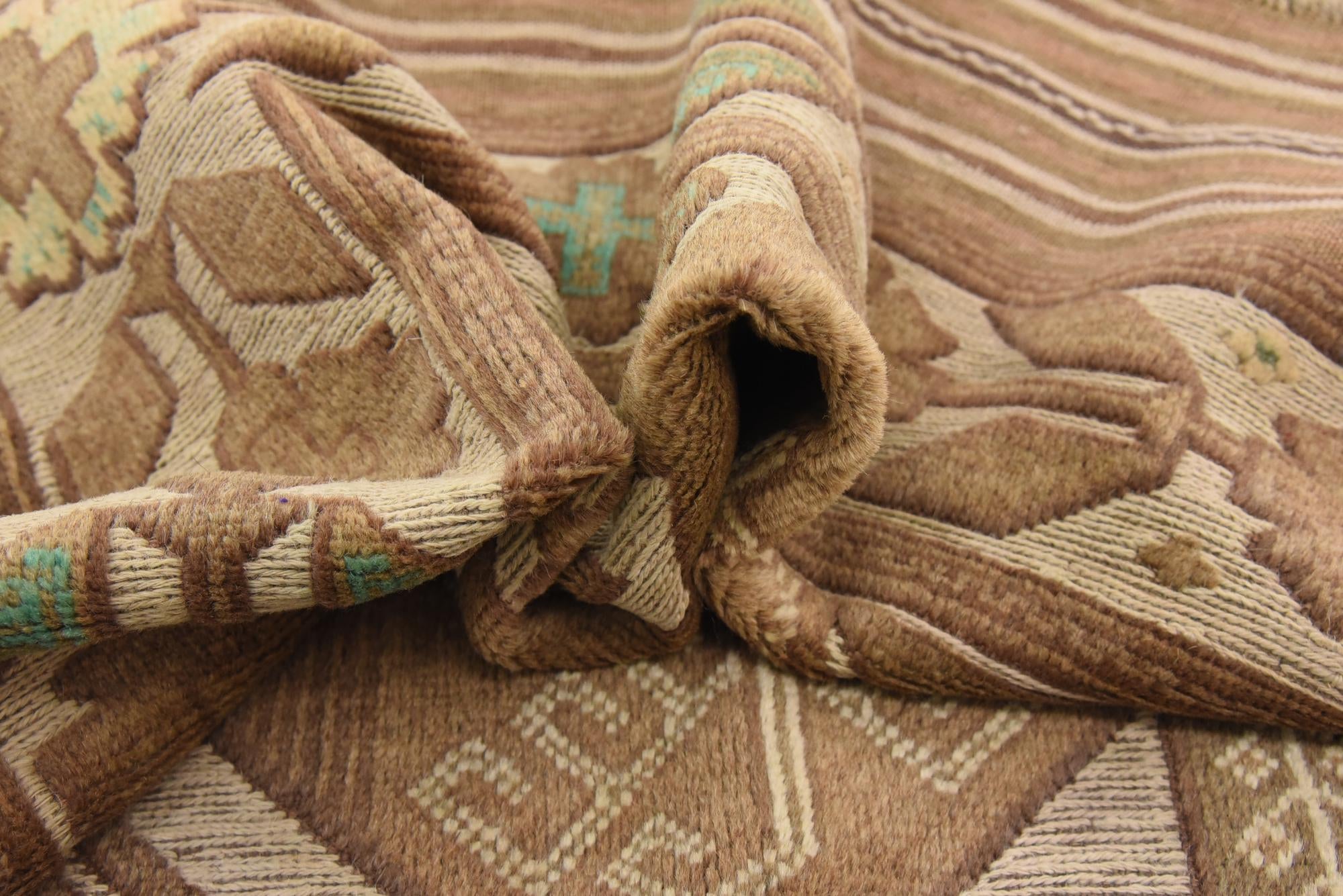 4' 2 x 6' Hand Woven Sumak Wool Rug