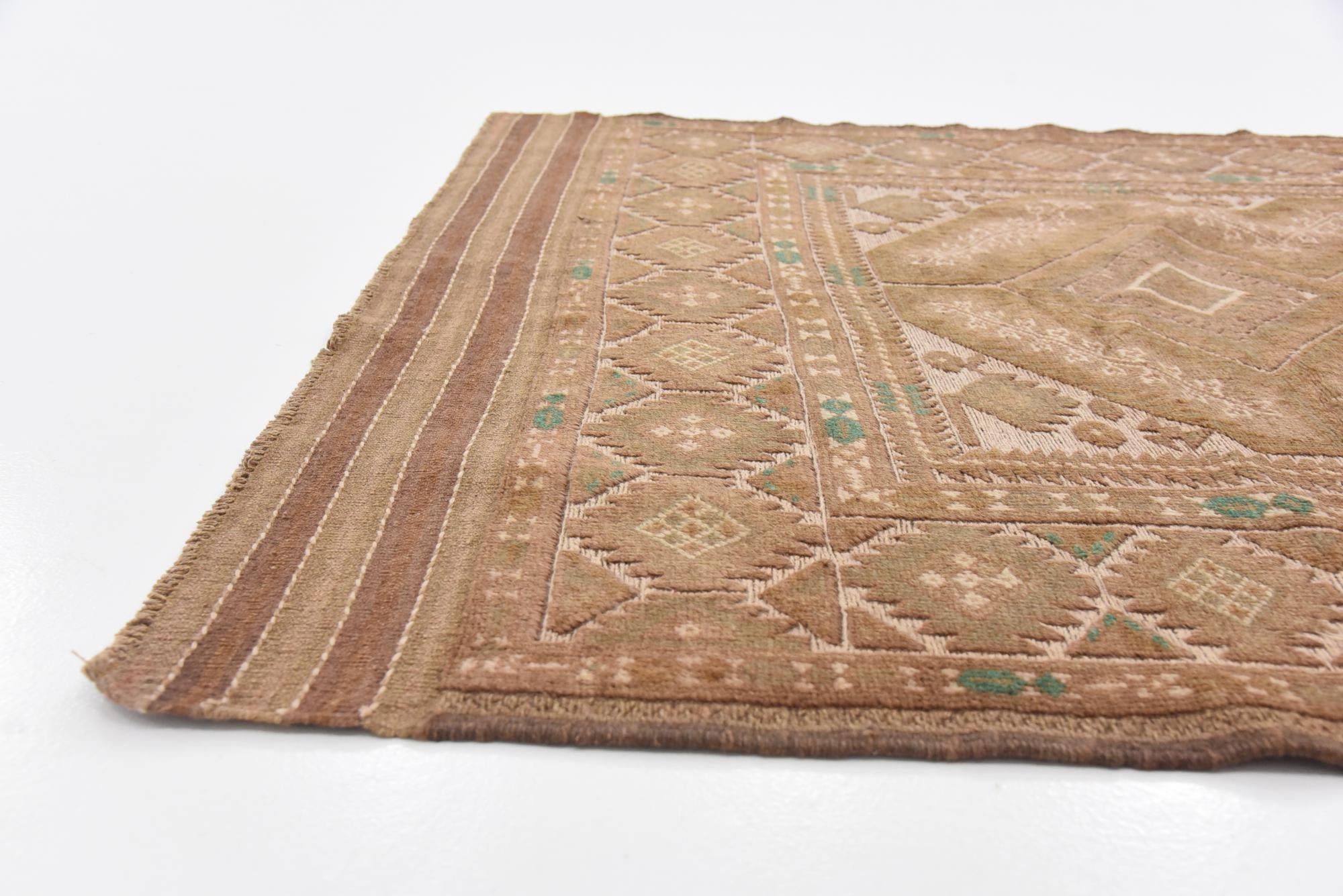 4' 3 x 5' 7 Hand Woven Sumak Wool Rug
