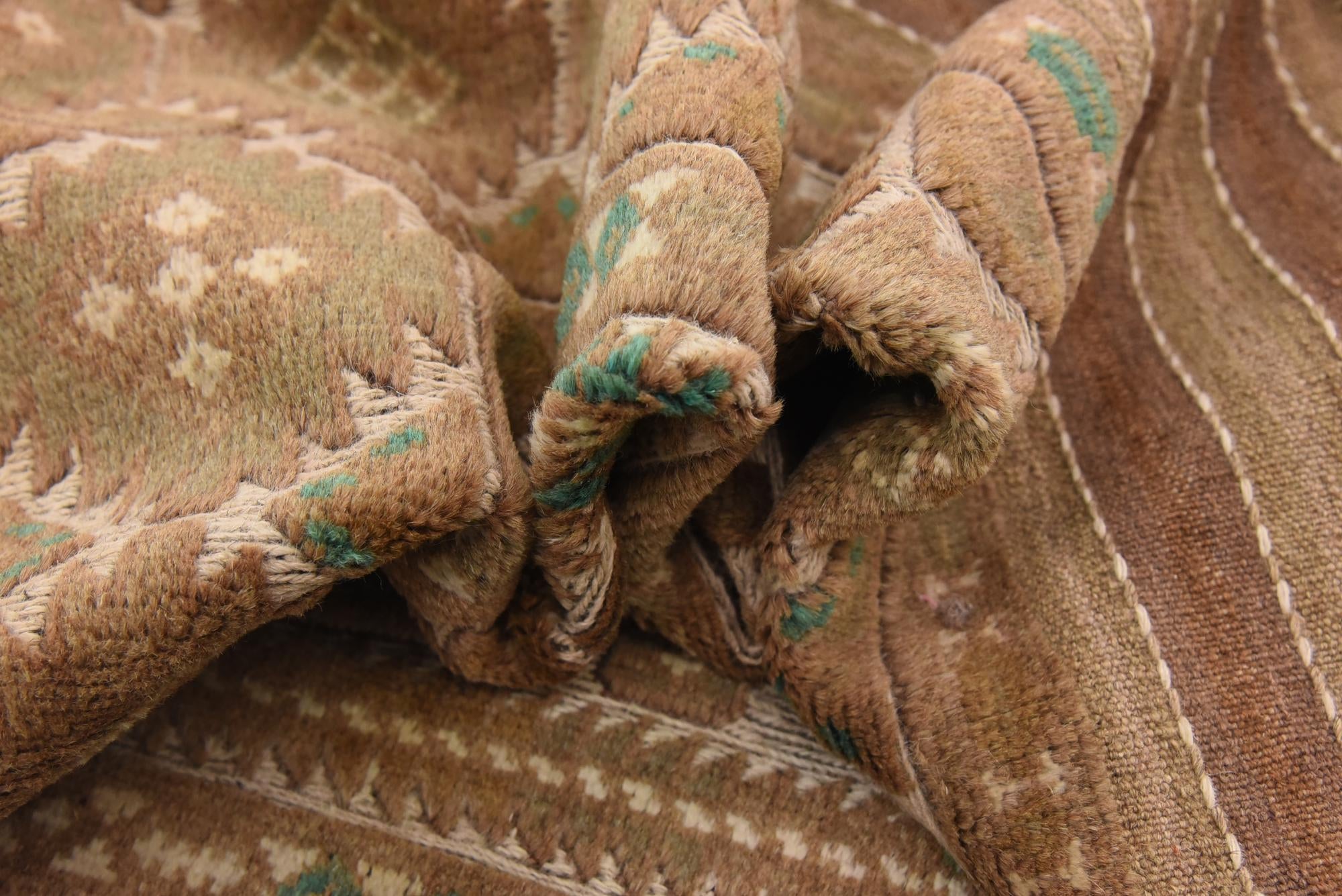 4' 3 x 5' 7 Hand Woven Sumak Wool Rug