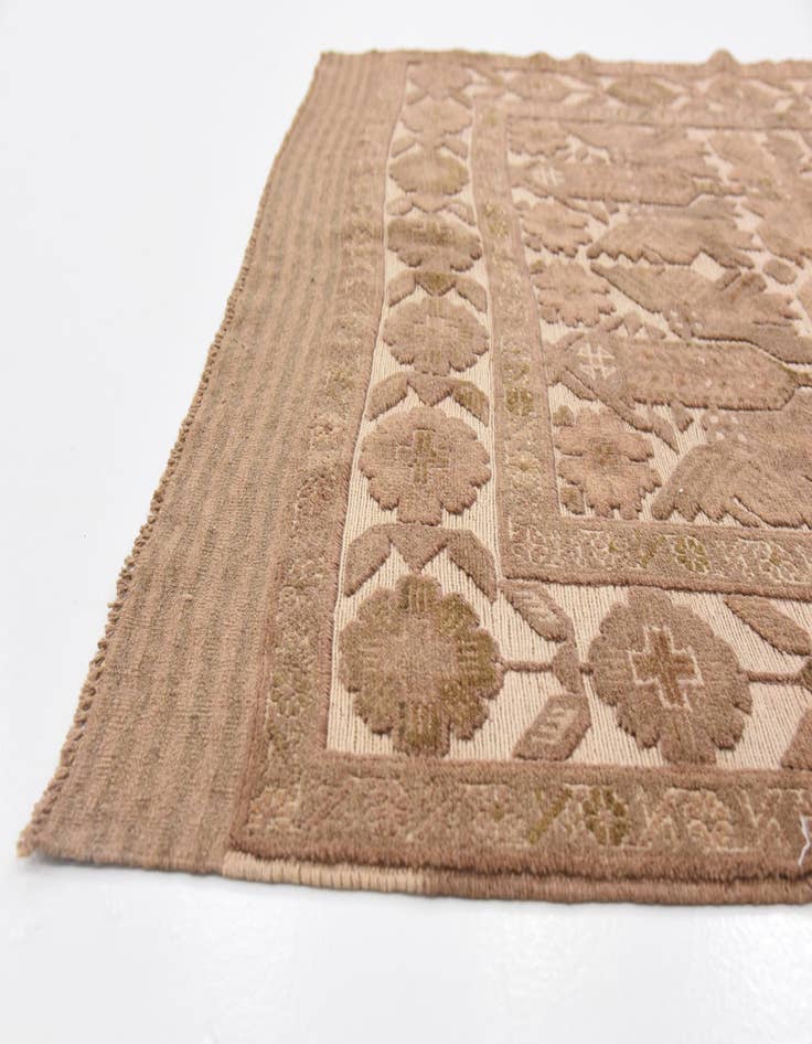 Detail image of 4' 4 x 6' 2 Hand Woven Sumak Wool Rug