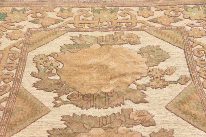 4' 5 x 6' 5 Hand Woven Sumak Wool Rug