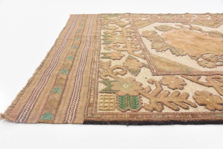 Detail image of 4' 5 x 6' 5 Hand Woven Sumak Wool Rug