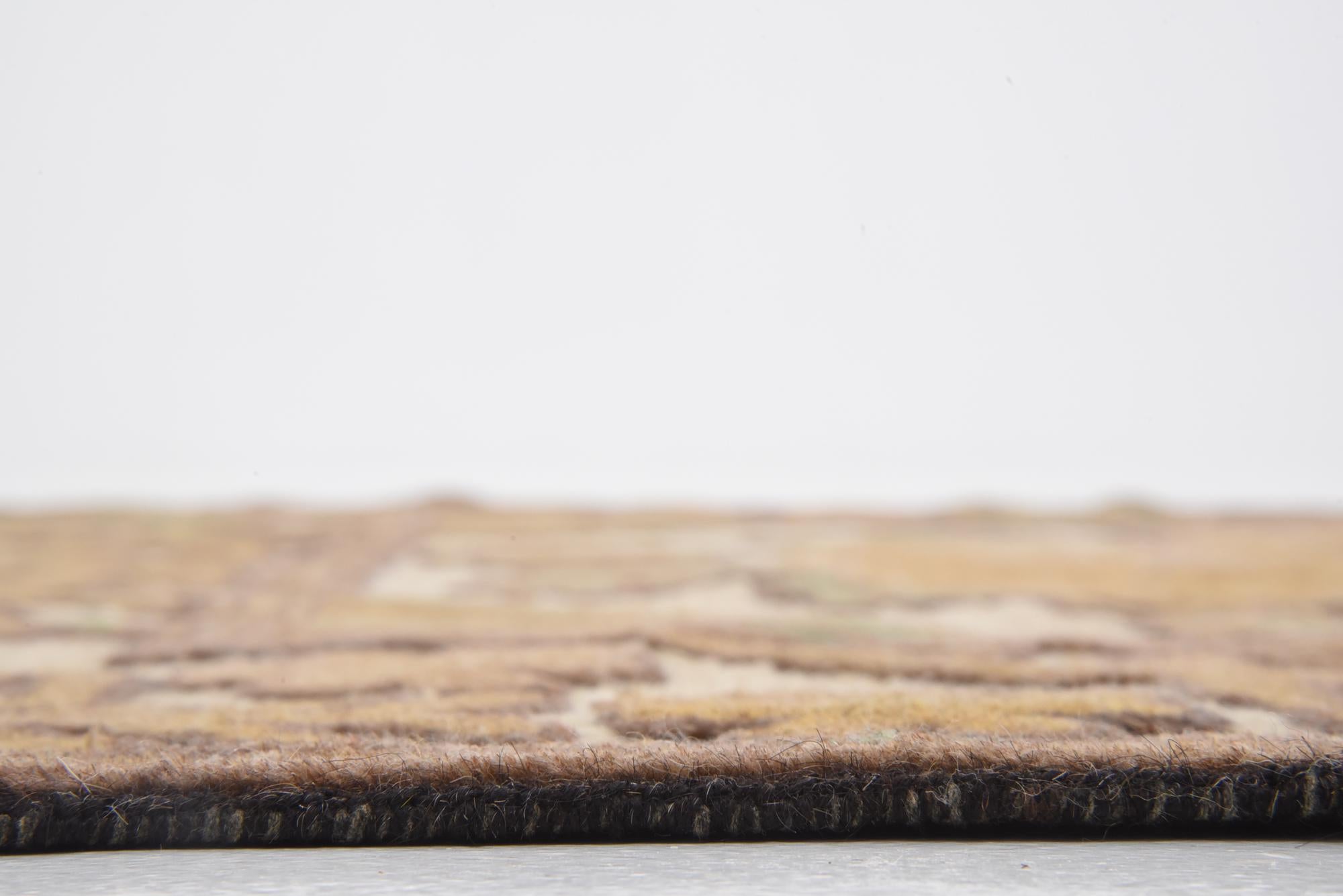 4' 5 x 6' 5 Hand Woven Sumak Wool Rug