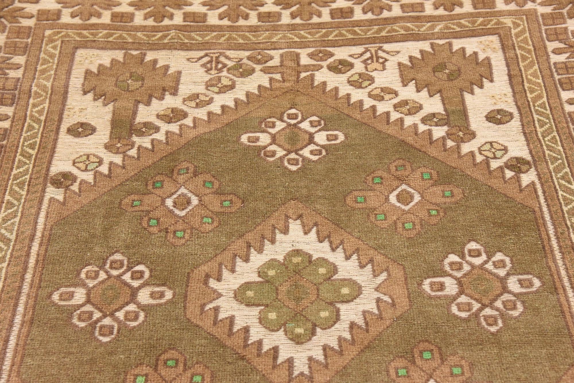 4' x 6' 3 Hand Woven Sumak Wool Rug