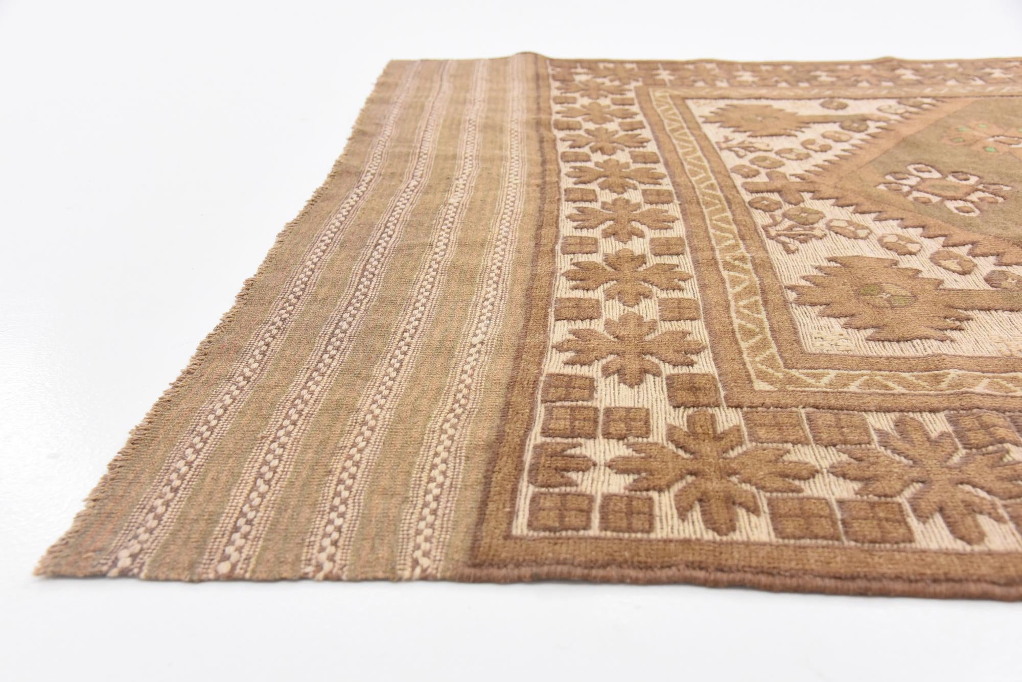 4' x 6' 3 Hand Woven Sumak Wool Rug