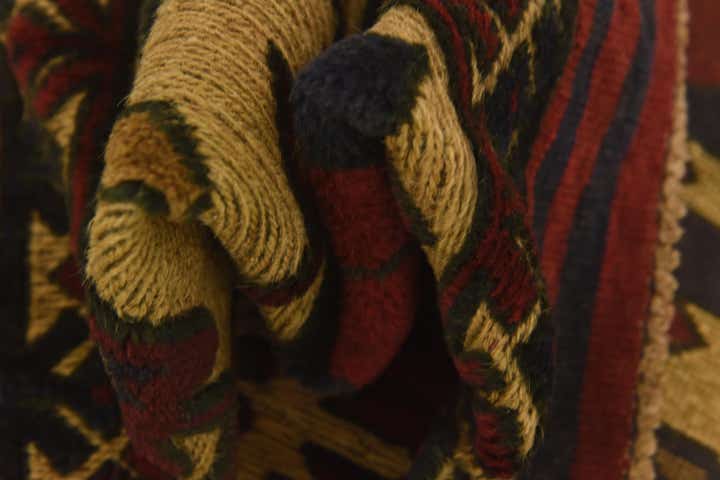 2' 9 x 4' 6 Hand Knotted Sumak Wool Rug