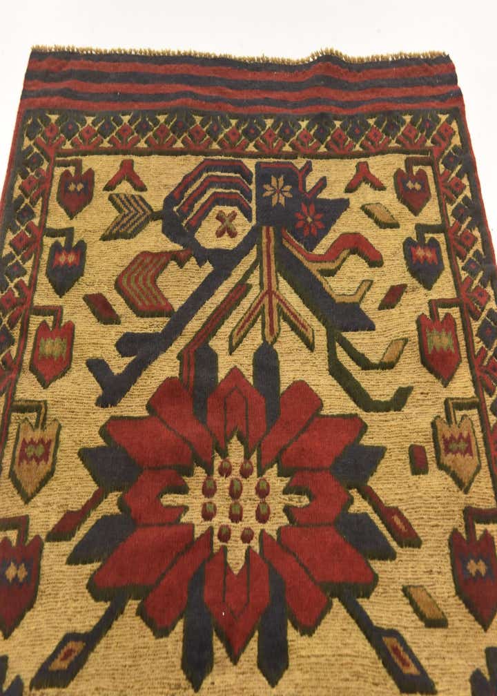 2' 9 x 4' 6 Hand Knotted Sumak Wool Rug