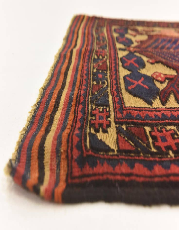 Detail image of 3' x 4' 8  Hand Knotted Sumak Wool Rug