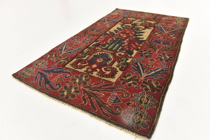 Detail image of 2' 8 x 4' 9 Hand Knotted Sumak Wool Rug