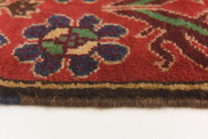 2' 8 x 4' 9 Hand Knotted Sumak Wool Rug