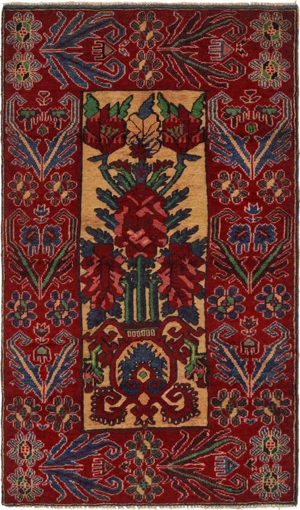 2' 8 x 4' 9 Hand Knotted Sumak Wool Rug