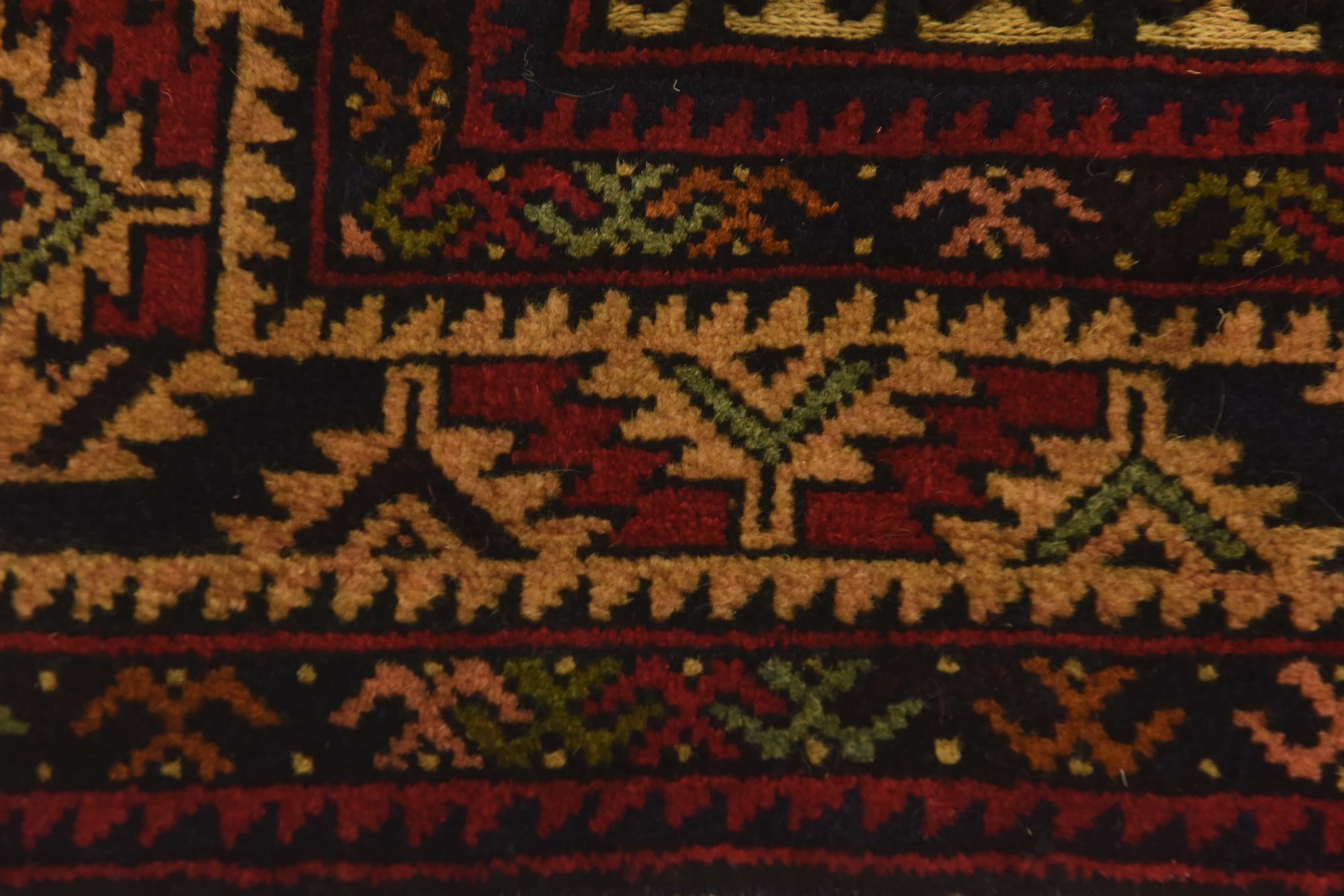 2' 8 x 4' 7 Hand Knotted Sumak Wool Rug
