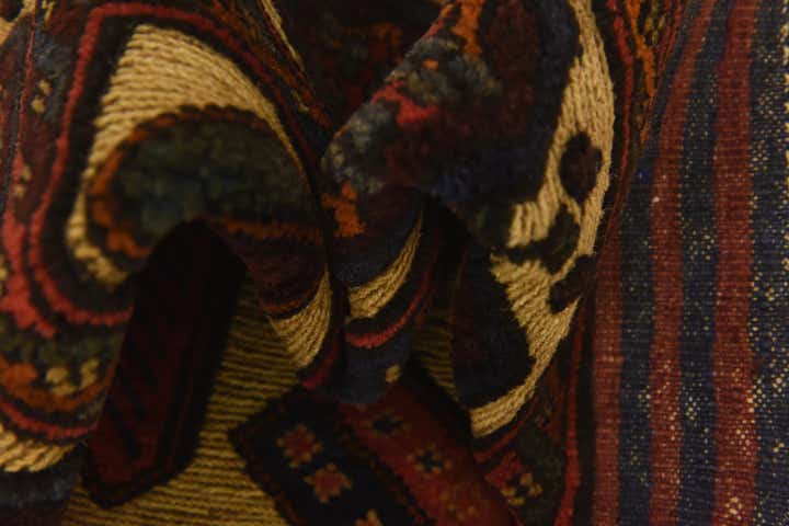 2' 10 x 4' 9 Hand Knotted Sumak Wool Rug