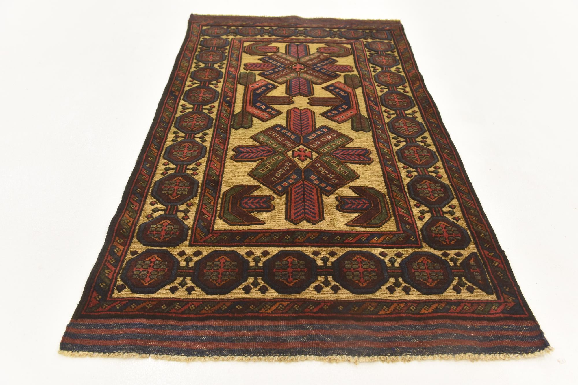 2' 10 x 4' 9 Hand Knotted Sumak Wool Rug