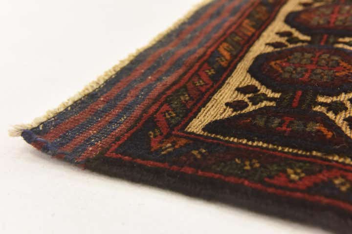 2' 10 x 4' 9 Hand Knotted Sumak Wool Rug