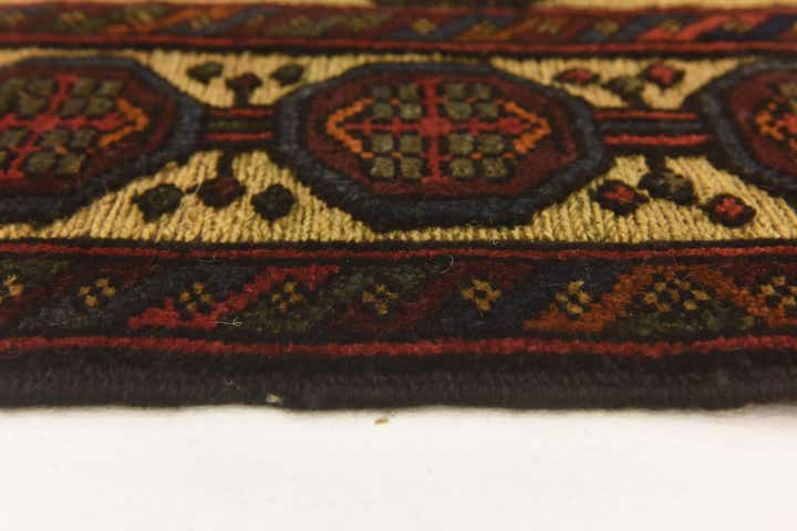 2' 10 x 4' 9 Hand Knotted Sumak Wool Rug