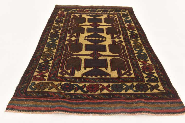 2' 10 x 4' 4 Hand Knotted Sumak Wool Rug