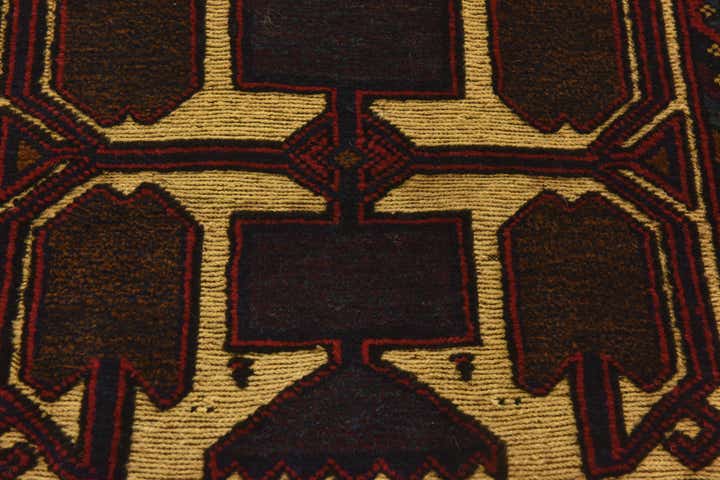 2' 10 x 4' 4 Hand Knotted Sumak Wool Rug