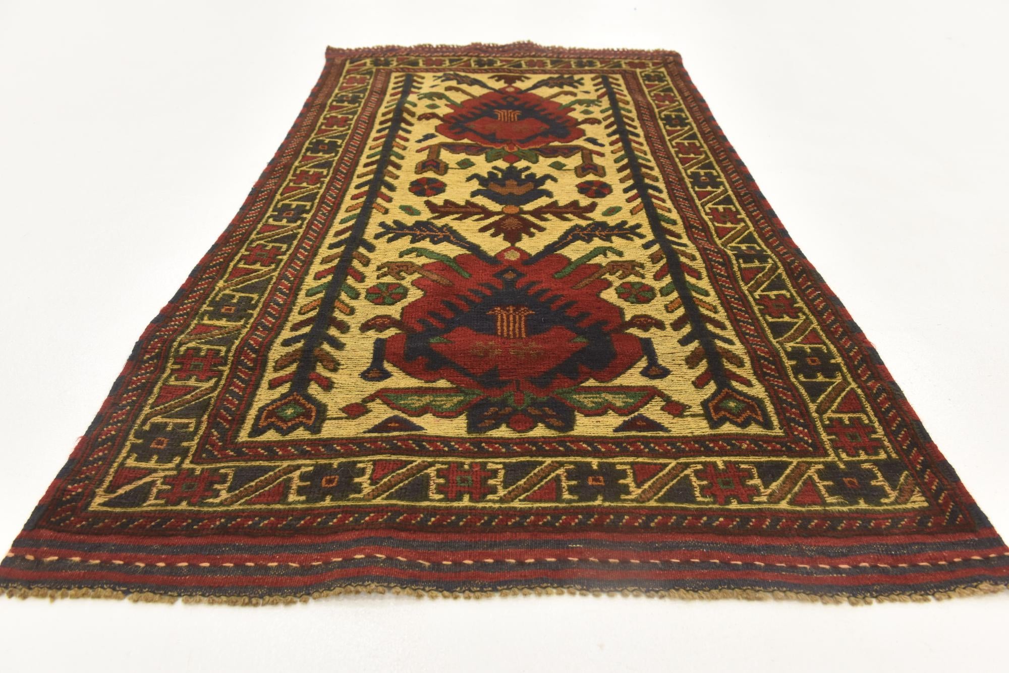 2' 11 x 4' 9 Hand Knotted Sumak Wool Rug