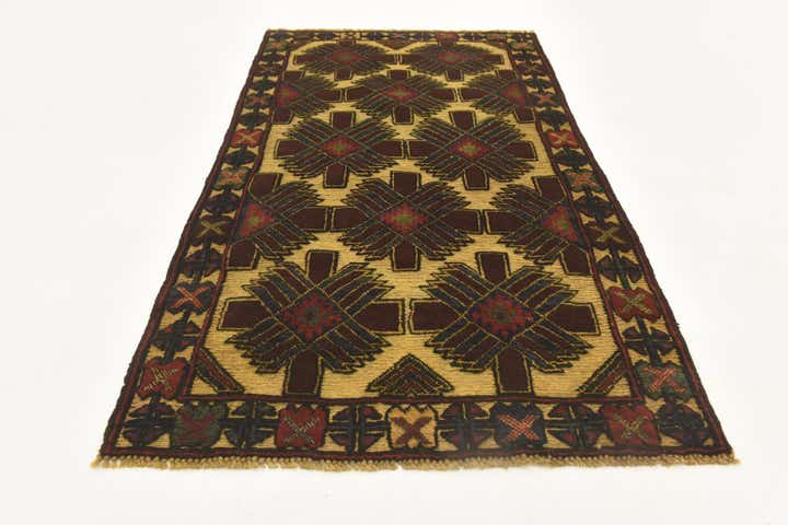 2' 8 x 4' 9 Hand Knotted Sumak Wool Rug