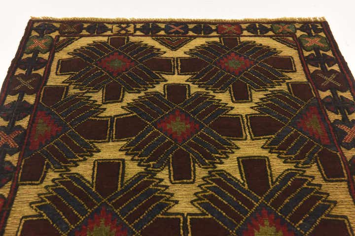 2' 8 x 4' 9 Hand Knotted Sumak Wool Rug