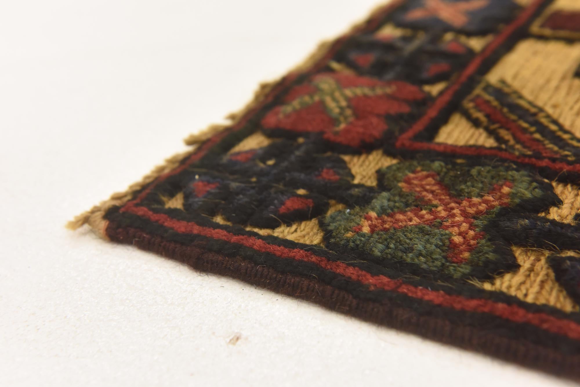 2' 8 x 4' 9 Hand Knotted Sumak Wool Rug