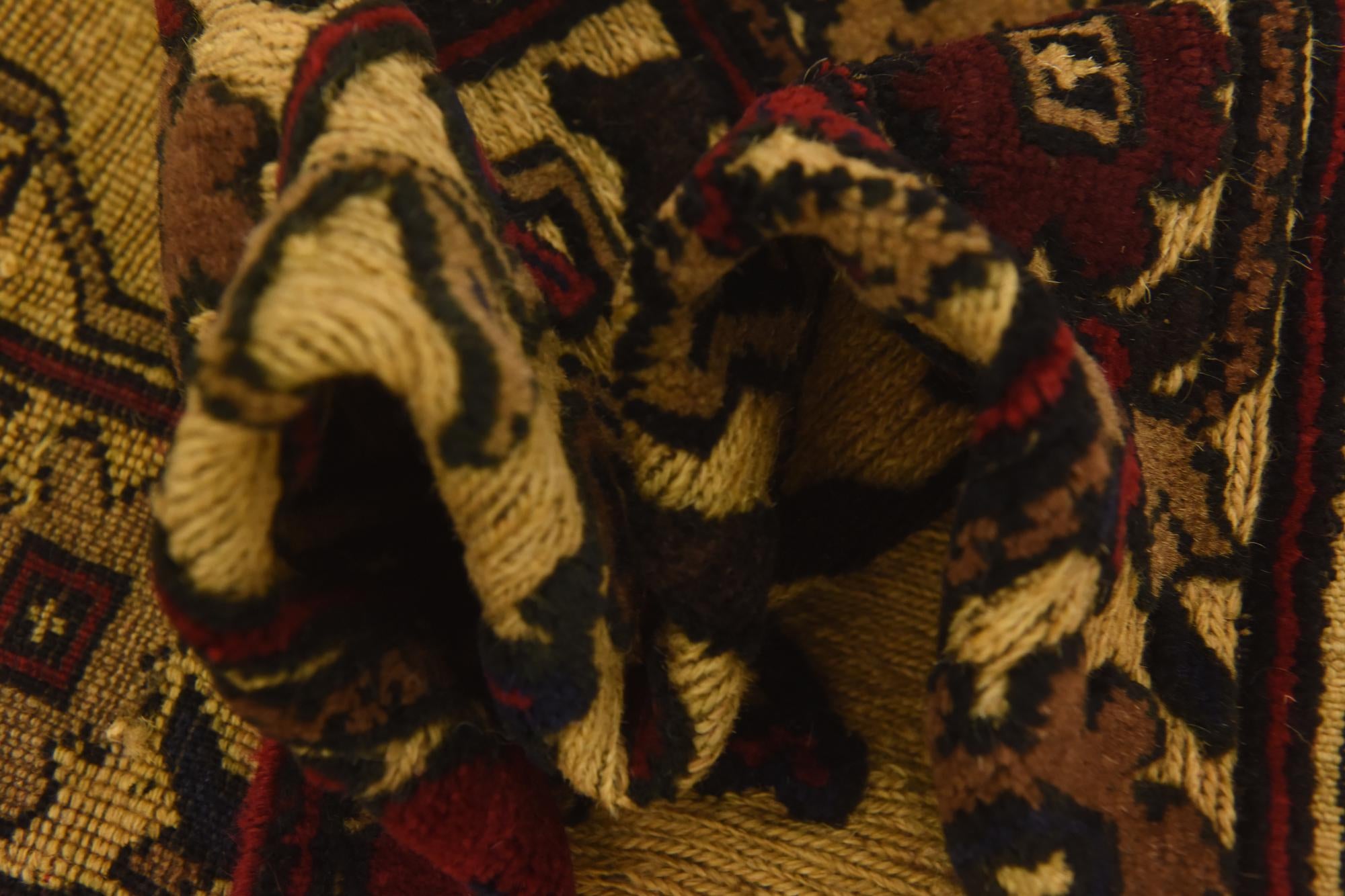 3' 1 x 4' 5 Hand Knotted Sumak Wool Rug