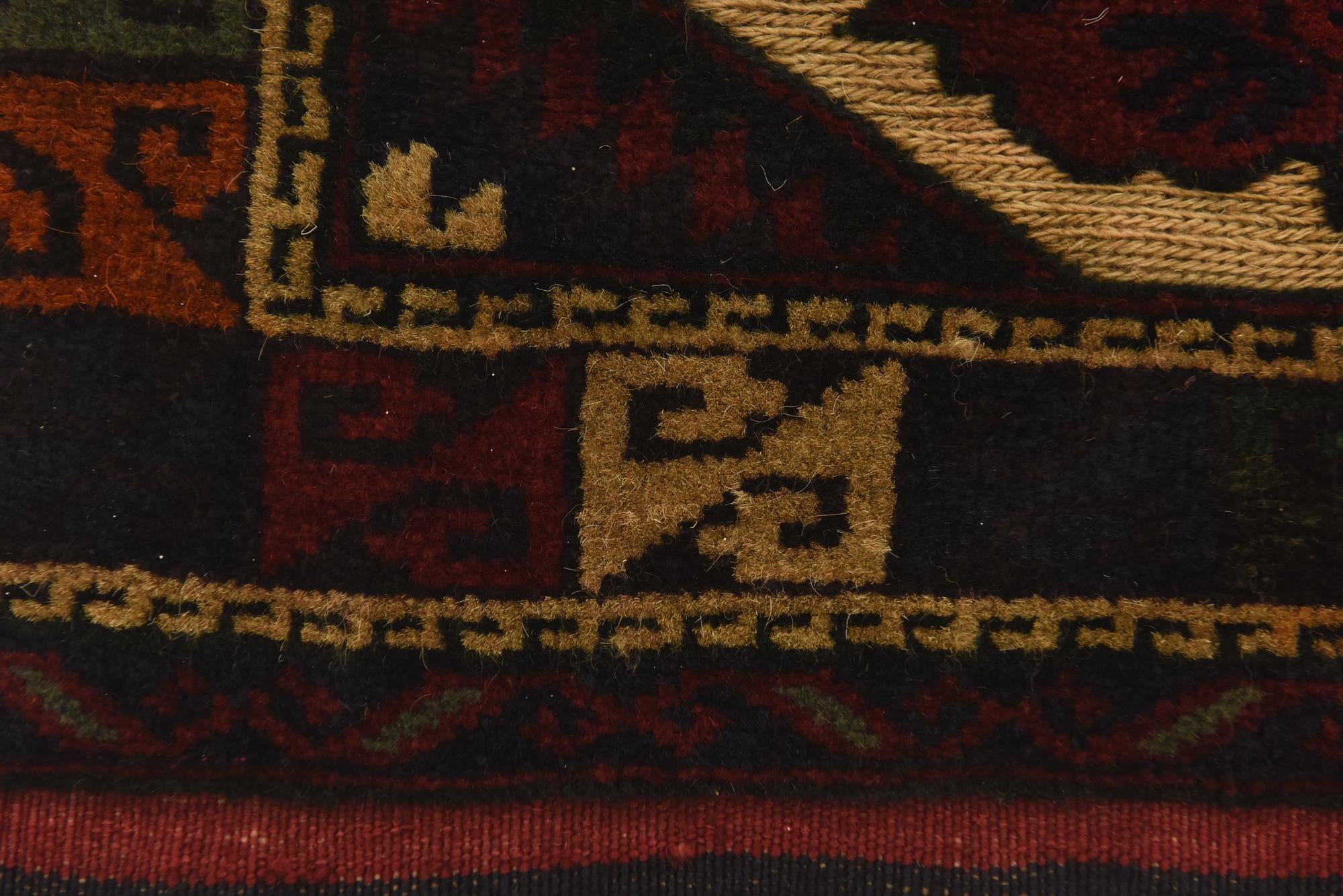 2' 8 x 4' 5 Hand Knotted Sumak Wool Rug