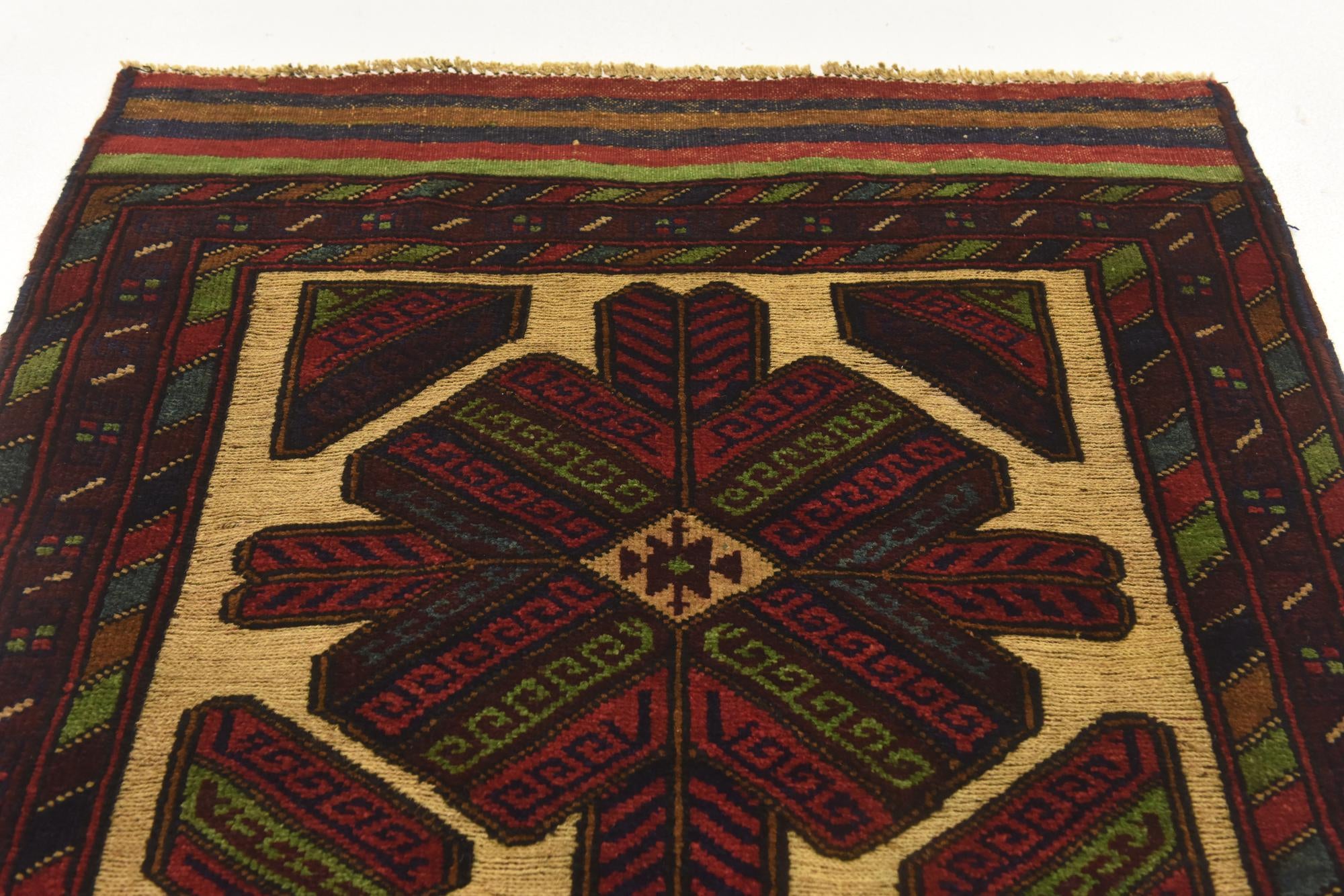 3' x 4' 5 Hand Knotted Sumak Wool Rug