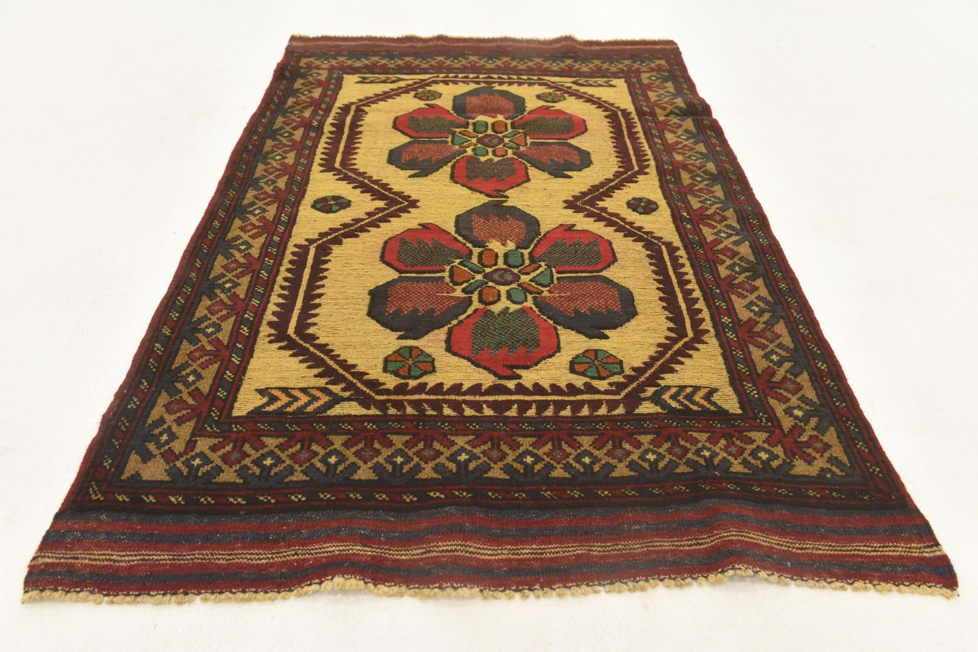 3' 1 x 4' 10 Hand Knotted Sumak Wool Rug