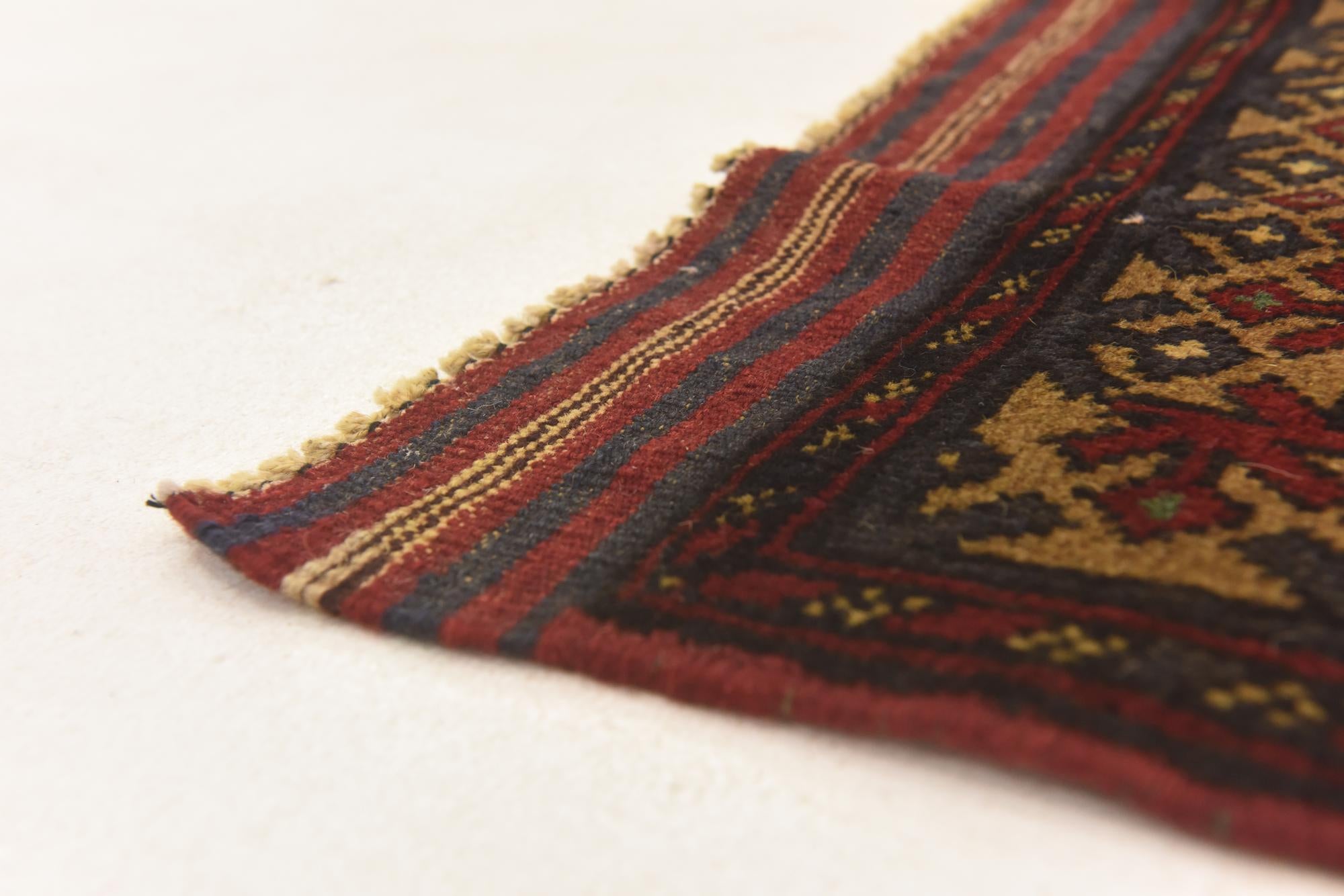 3' 1 x 4' 10 Hand Knotted Sumak Wool Rug