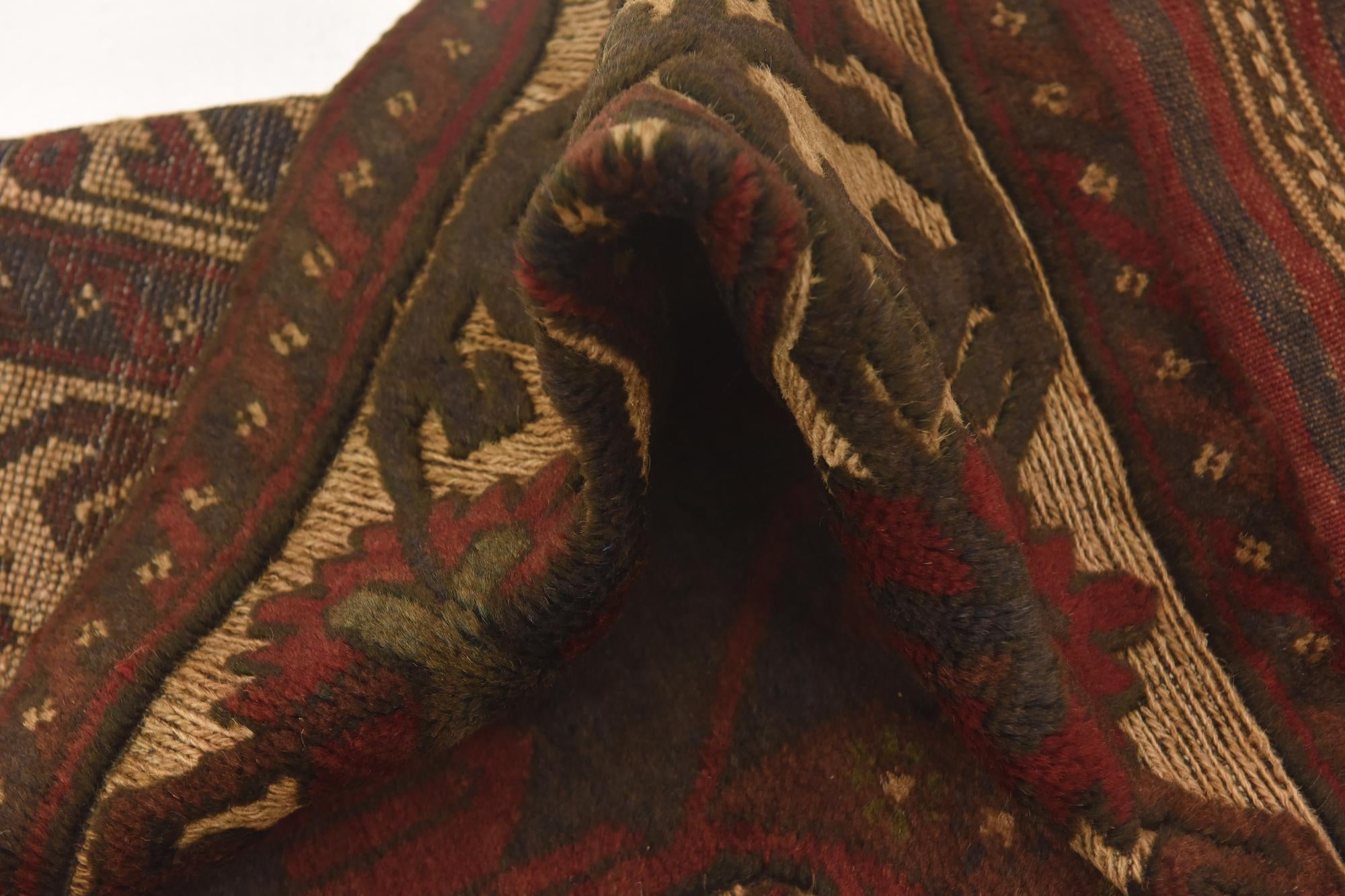 3' 7 x 6' Hand Knotted Sumak Wool Rug