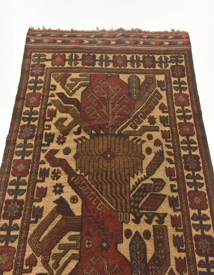 Detail image of 3' 11 x 6' 4 Hand Knotted Sumak Wool Rug