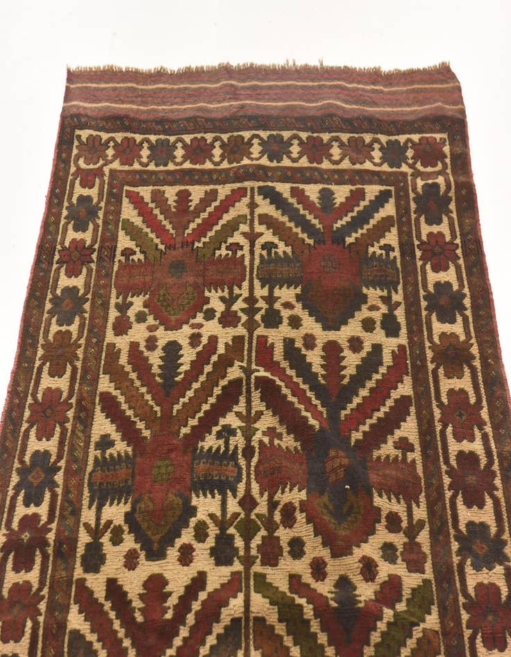 Detail image of 3' 9 x 6' 7  Hand Knotted Sumak Wool Rug