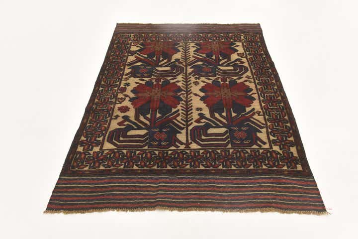 4' 4 x 6' 4 Hand Knotted Sumak Wool Rug