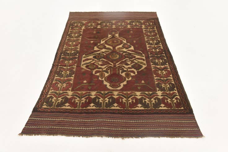 Detail image of 4' x 6' 6 Hand Knotted Sumak Wool Rug