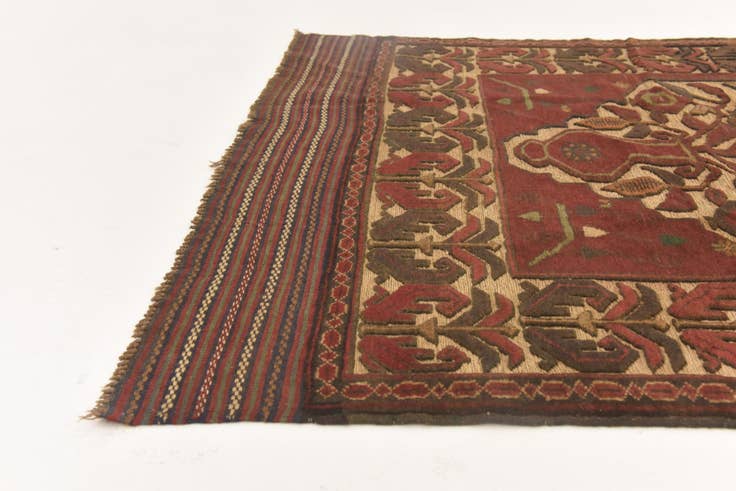 Detail image of 4' x 6' 6 Hand Knotted Sumak Wool Rug