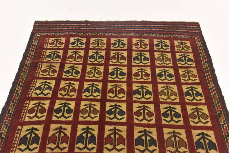 Detail image of 4' x 5' 10 Hand Knotted Sumak Wool Rug