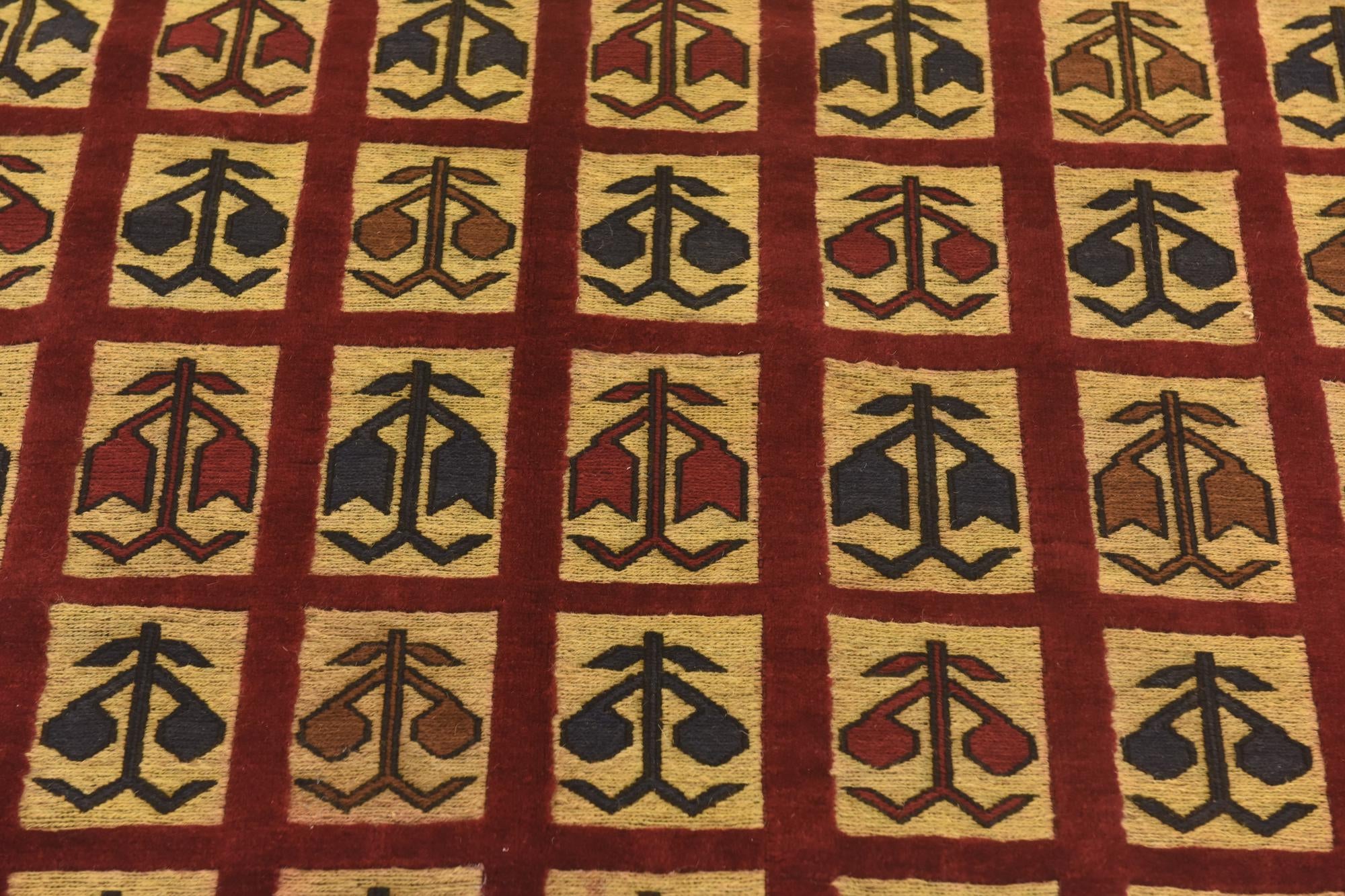 4' x 5' 10 Hand Knotted Sumak Wool Rug