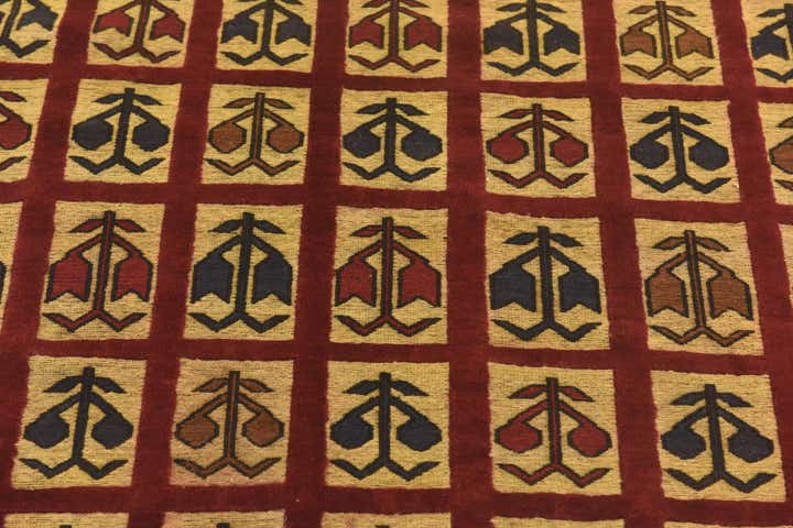 4' x 5' 10 Hand Knotted Sumak Wool Rug