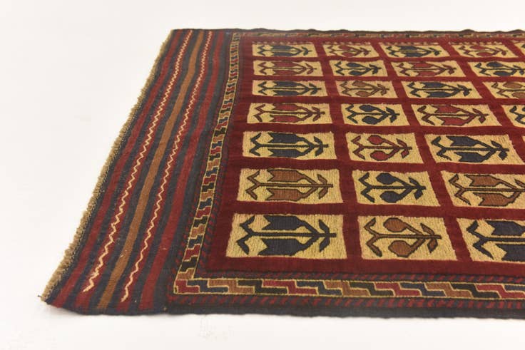 Detail image of 4' x 5' 10 Hand Knotted Sumak Wool Rug