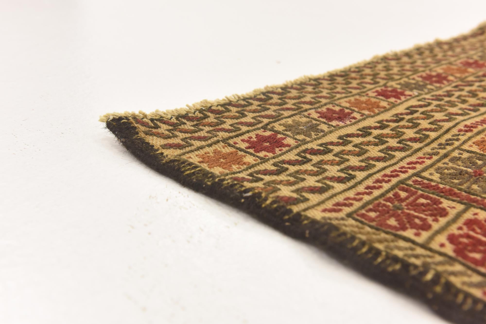 3' 10 x 6' 7 Hand Knotted Sumak Wool Rug
